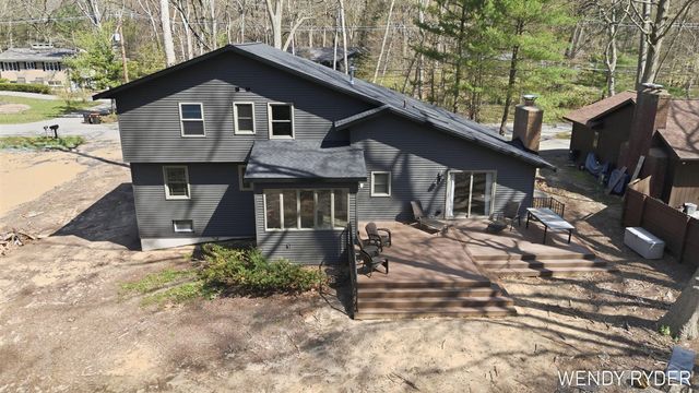 1086 Post Avenue, Holland, MI 49424
