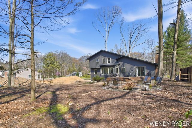 1086 Post Avenue, Holland, MI 49424