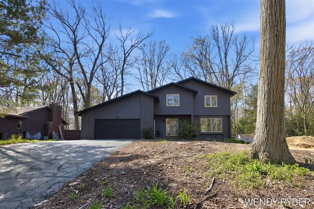 1086 Post Avenue, Holland, MI 49424