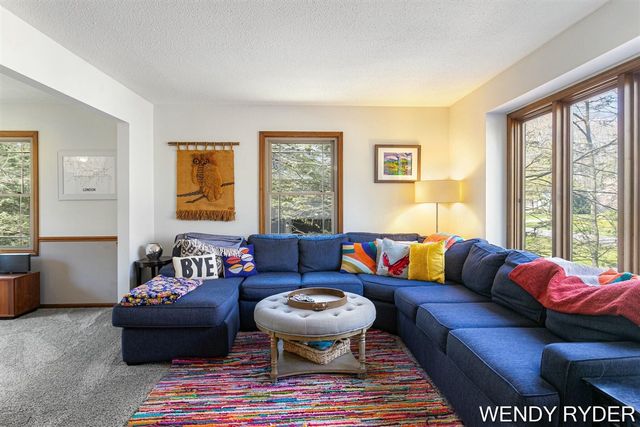1086 Post Avenue, Holland, MI 49424
