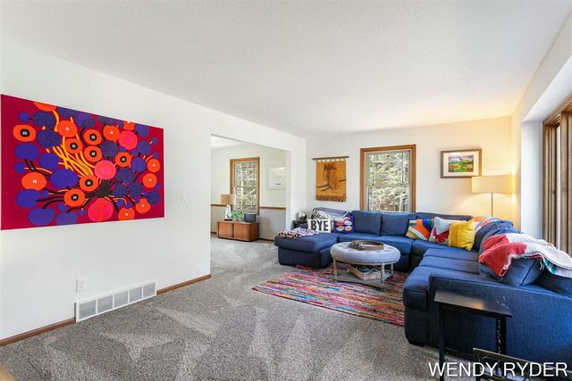 1086 Post Avenue, Holland, MI 49424
