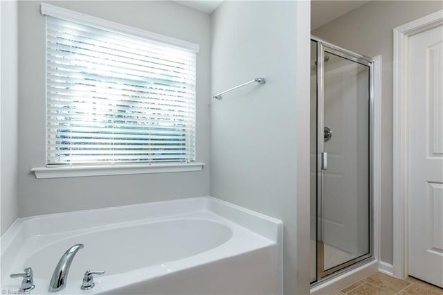 1658 Little Creek Circle, Winston-salem, NC 27103