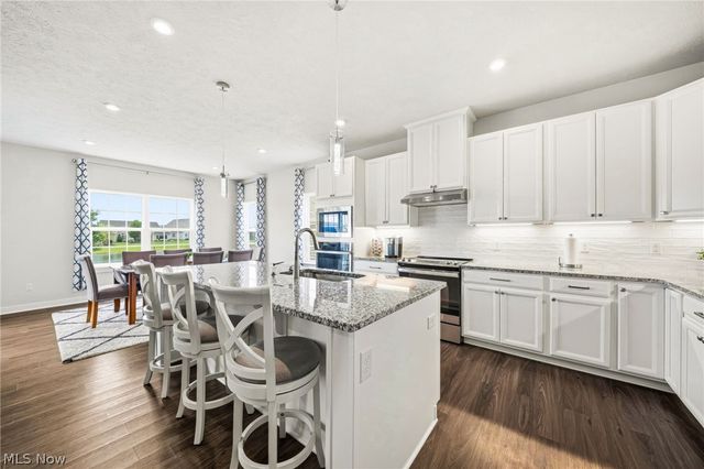 34681 N Legends Way, Grafton, OH 44044