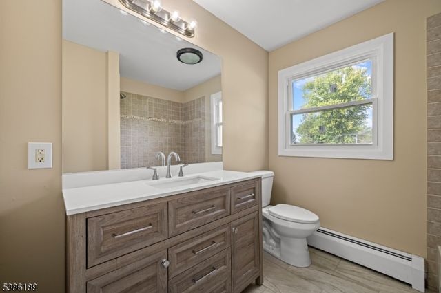 14 Kim Ln, Washington Twp., NJ 07840