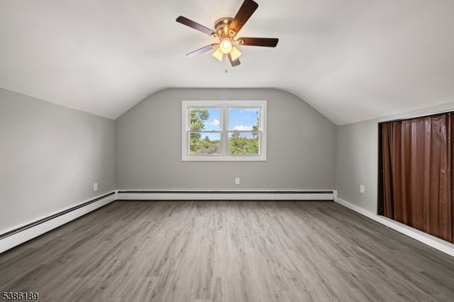 14 Kim Ln, Washington Twp., NJ 07840