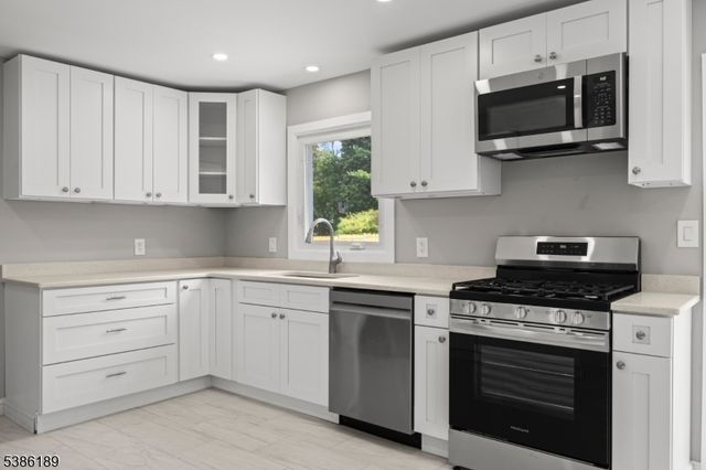 14 Kim Ln, Washington Twp., NJ 07840