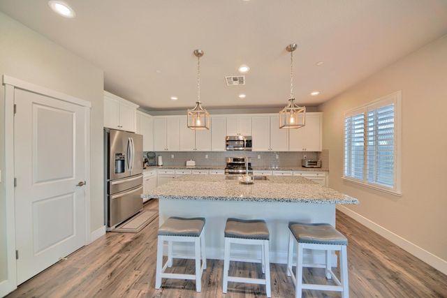 18471 Jennings Dr, Lathrop, CA 95330