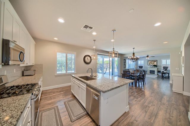 18471 Jennings Dr, Lathrop, CA 95330