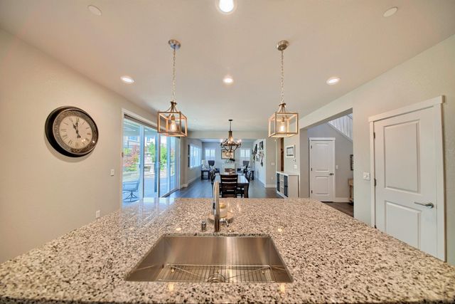 18471 Jennings Dr, Lathrop, CA 95330