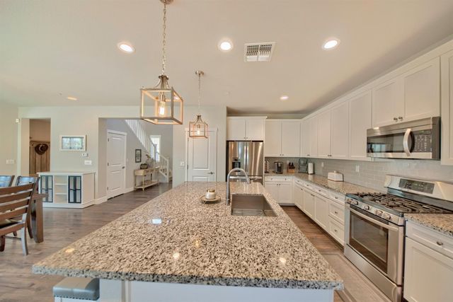 18471 Jennings Dr, Lathrop, CA 95330