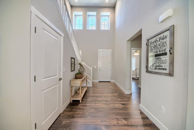 18471 Jennings Dr, Lathrop, CA 95330