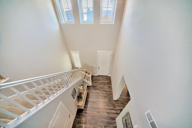 18471 Jennings Dr, Lathrop, CA 95330