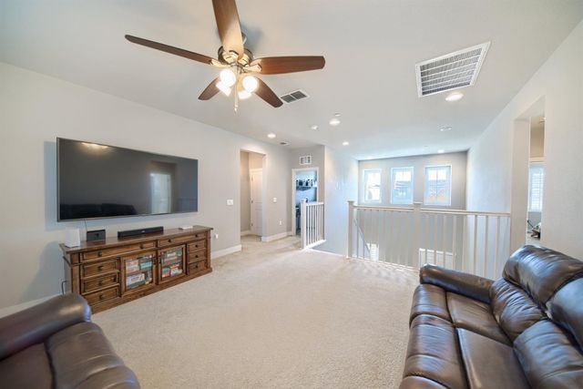 18471 Jennings Dr, Lathrop, CA 95330