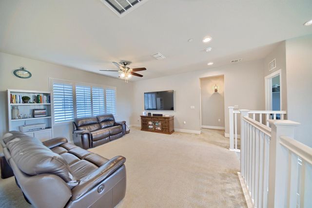 18471 Jennings Dr, Lathrop, CA 95330