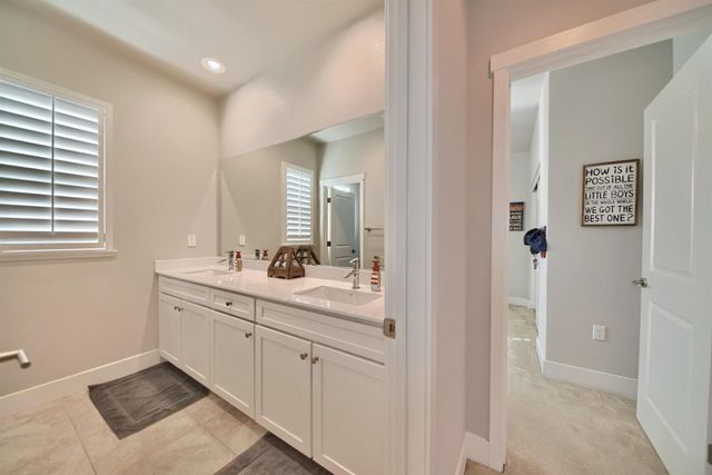 18471 Jennings Dr, Lathrop, CA 95330