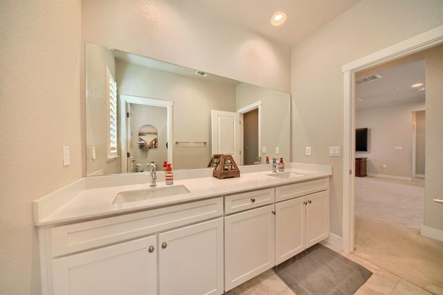 18471 Jennings Dr, Lathrop, CA 95330