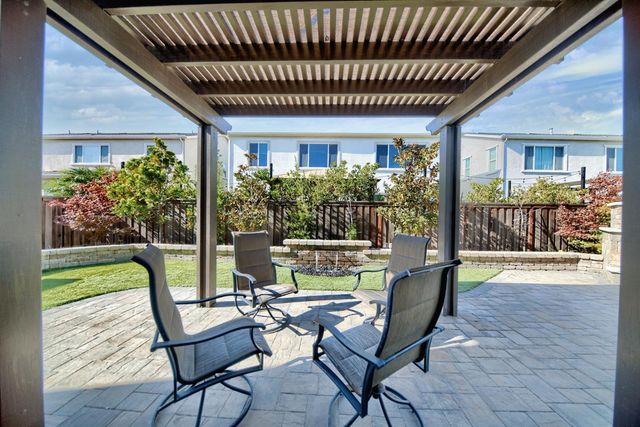 18471 Jennings Dr, Lathrop, CA 95330