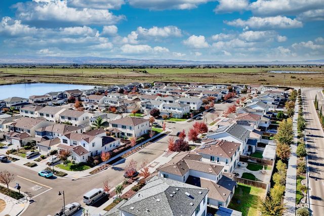 18471 Jennings Dr, Lathrop, CA 95330