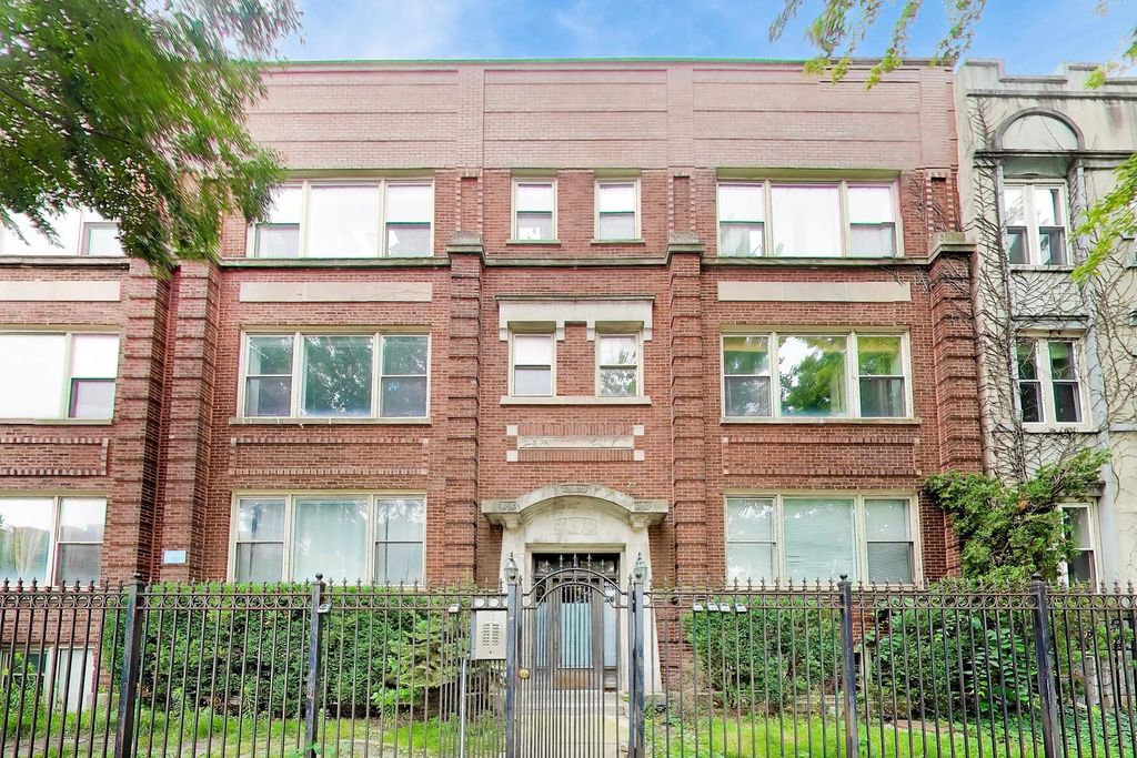 835 W Lawrence Avenue 2N, Chicago, IL 60640