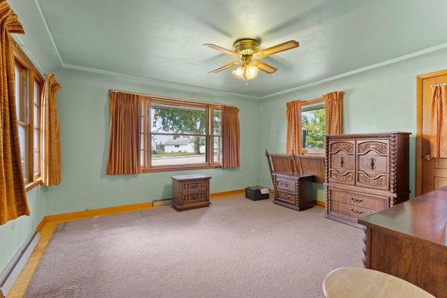245 DARBOY ROAD, Combined Locks, WI 54113