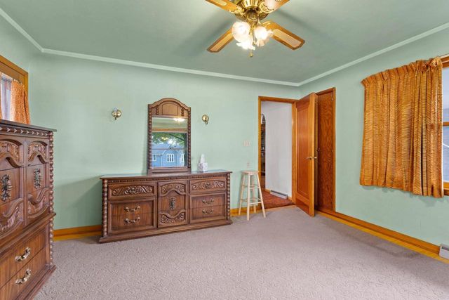 245 DARBOY ROAD, Combined Locks, WI 54113