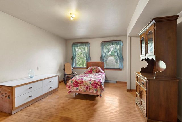 245 DARBOY ROAD, Combined Locks, WI 54113