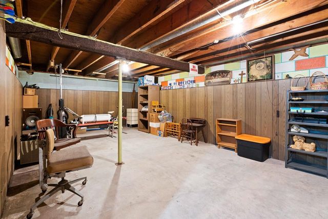 245 DARBOY ROAD, Combined Locks, WI 54113