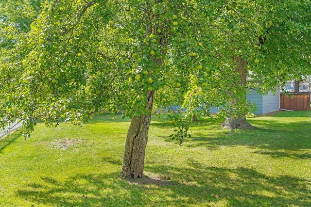 245 DARBOY ROAD, Combined Locks, WI 54113