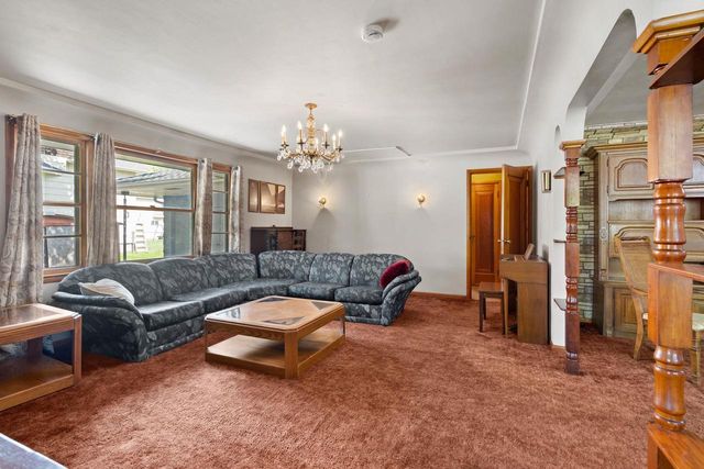 245 DARBOY ROAD, Combined Locks, WI 54113