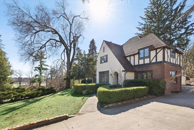 716 Terrace Drive, Clinton, IA 52732