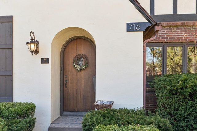 716 Terrace Drive, Clinton, IA 52732