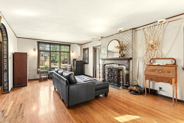 716 Terrace Drive, Clinton, IA 52732