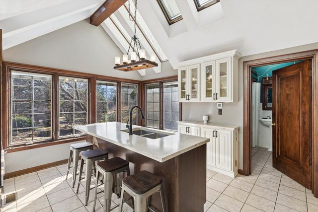 716 Terrace Drive, Clinton, IA 52732