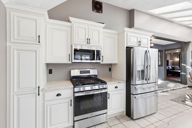 716 Terrace Drive, Clinton, IA 52732