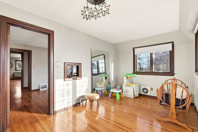 716 Terrace Drive, Clinton, IA 52732