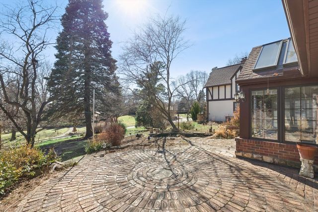 716 Terrace Drive, Clinton, IA 52732