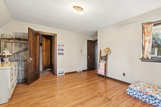 716 Terrace Drive, Clinton, IA 52732