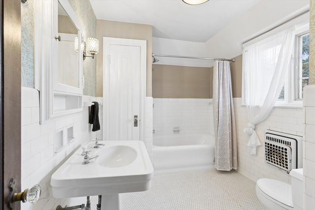 716 Terrace Drive, Clinton, IA 52732