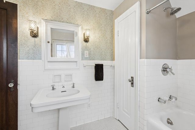 716 Terrace Drive, Clinton, IA 52732