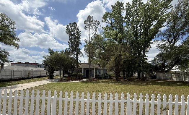 5305 WHITEWAY DRIVE, Temple Terrace, FL 33617