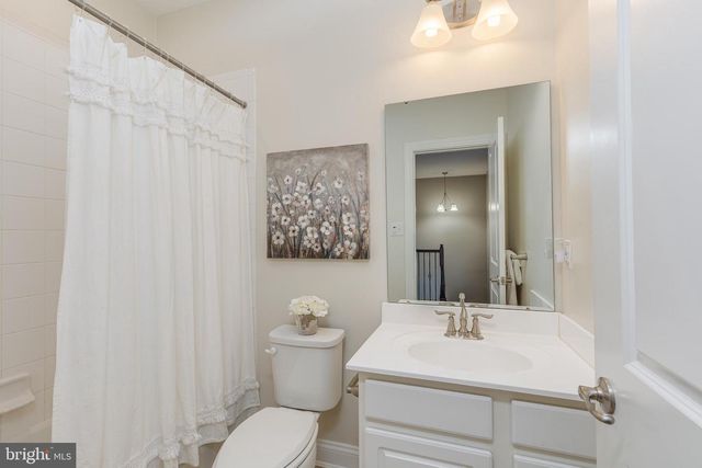 1 GRACE DR, Marlton, NJ 08053
