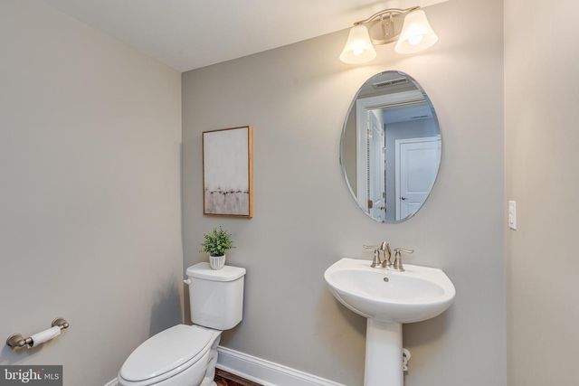 1 GRACE DR, Marlton, NJ 08053