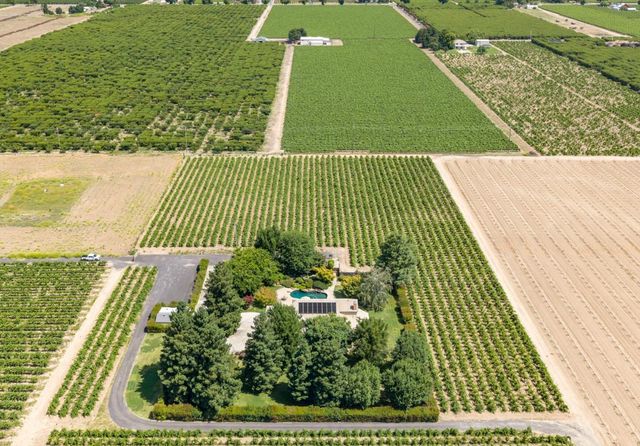 7583 E Realty Rd, Lodi, CA 95240