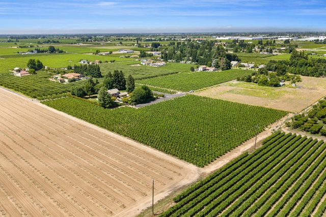 7583 E Realty Rd, Lodi, CA 95240