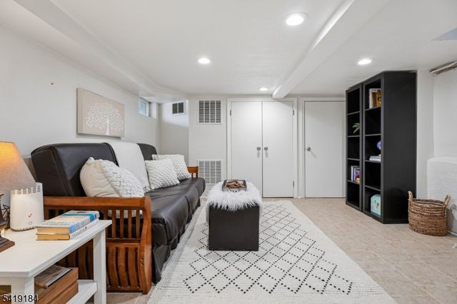 325 Manor Ave, Cranford Twp., NJ 07016
