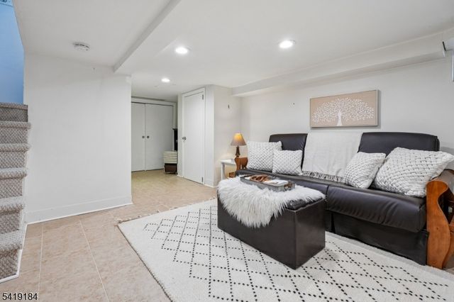 325 Manor Ave, Cranford Twp., NJ 07016