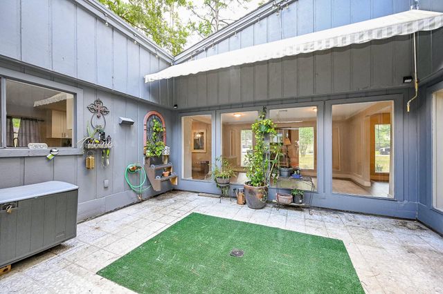 2406 Encreek Road, Houston, TX 77068