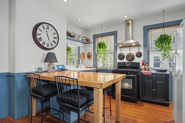 36 Chester St 36, Watertown, MA 02472