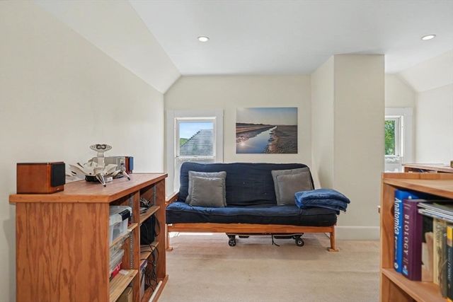 36 Chester St 36, Watertown, MA 02472