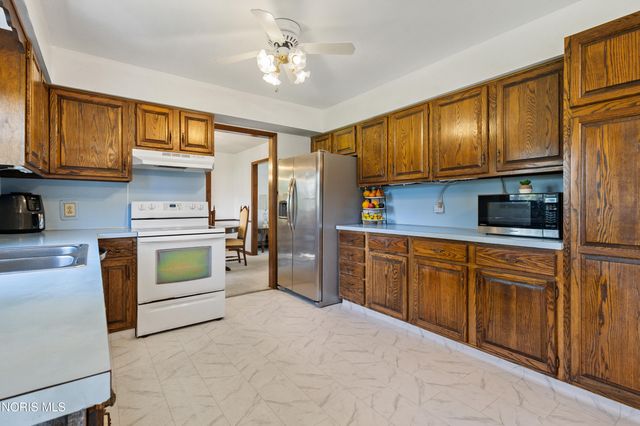 6537 Antoinette Lane, Maumee, OH 43537